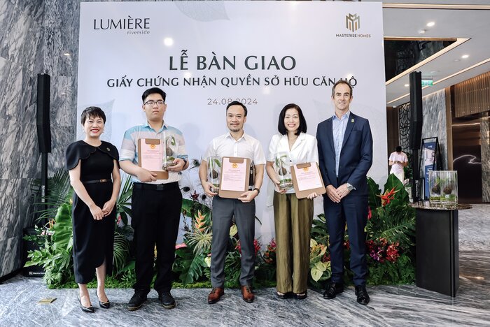 Trong thời gian tới, Masterise Homes sẽ bàn giao sổ hồng những căn hộ tiếp theo cho cộng đồng cư dân LUMIÈRE riverside.