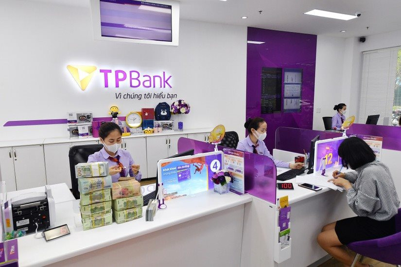 Loạt ngân hàng 'rộn ràng' chia cổ tức: Cổ đông Eximbank sắp nhận tiền mặt lần đầu tiên sau 10 năm, TPBank chia 20% bằng cổ phiếu- Ảnh 2.