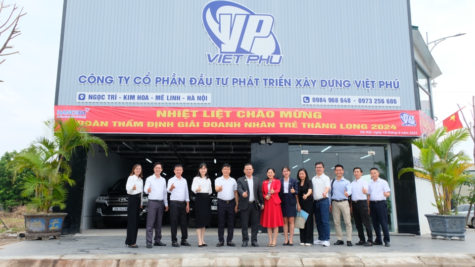 Đoàn thẩm định số 2 của HanoiBA làm việc tại Công ty CP đầu tư phát triển xây dựng Việt Phú.