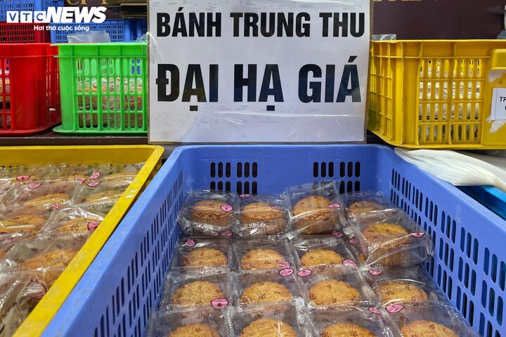 Chợ mạng chạy đua xả bánh Trung Thu giá siêu rẻ- Ảnh 2.