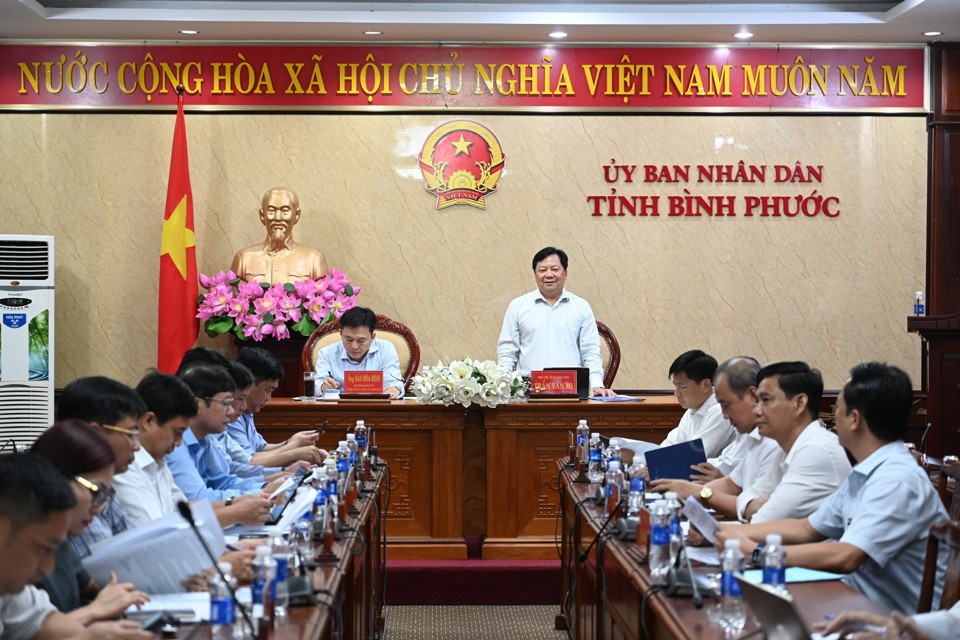 Ông Trần Văn Mi, Phó chủ tịch UBND tỉnh Bình Phước, tại buổi làm việc với lãnh đạo EVNSPC Ảnh: Hoàng Khôi