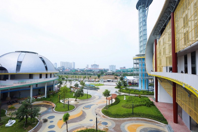 Cung Thiếu nhi Hà Nội - một trong các công trình lớn chào mừng kỷ niệm 70 năm Giải phóng Thủ đô đã được khánh thành.