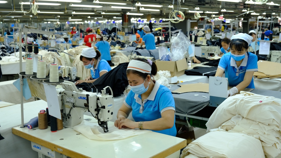 May hàng xuất khẩu tại Công ty Vit Garment, huyện Mê Linh, Hà Nội. Ảnh: Phạm Hùng