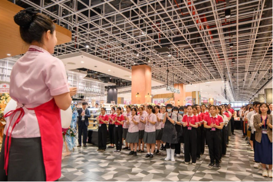 AEON Huế đóng góp tích cực, kiến tạo tương lai- Ảnh 5. AEON Huế đóng góp tích cực, kiến tạo tương lai- Ảnh 5.