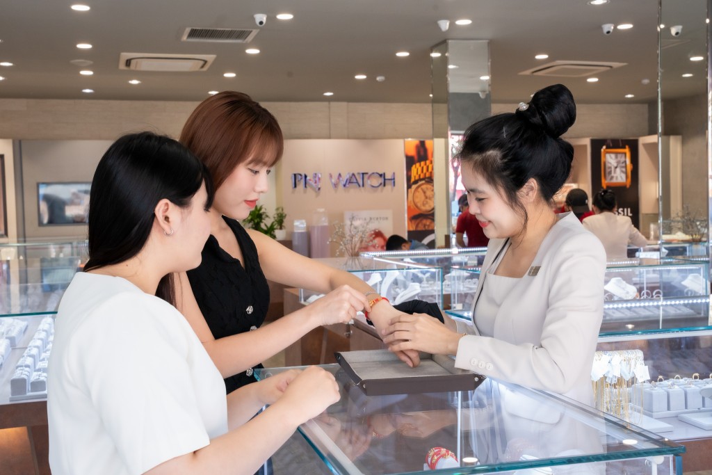 Kênh trang sức bán lẻ tăng hơn 20% trong quý III (Ảnh: Việt Hùng)