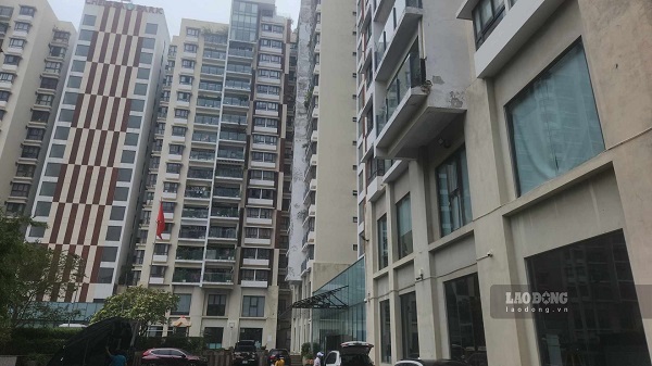 Chung cư gần 20 năm đang được rao bán 58-60 triệu đồng/m2. Ảnh: Minh Hạnh