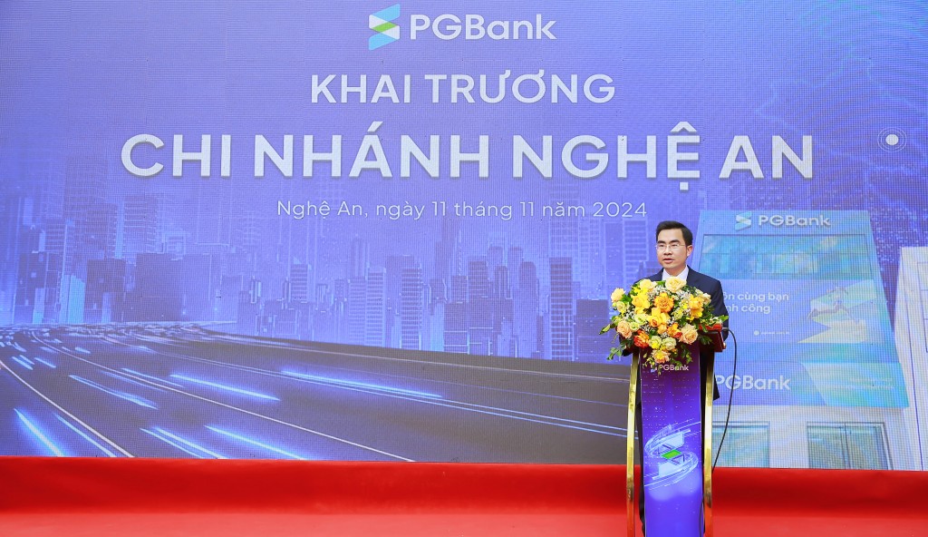 Ông Dương Đình Hưng - Giám đốc PGBank Chi nhánh Nghệ An phát biểu