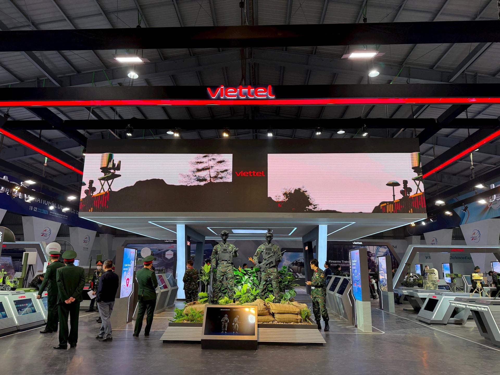 Viettel “khoe” các vũ khí hiện đại đích thân sản xuất- Ảnh 2. Viettel “khoe” các vũ khí hiện đại đích thân sản xuất- Ảnh 2.