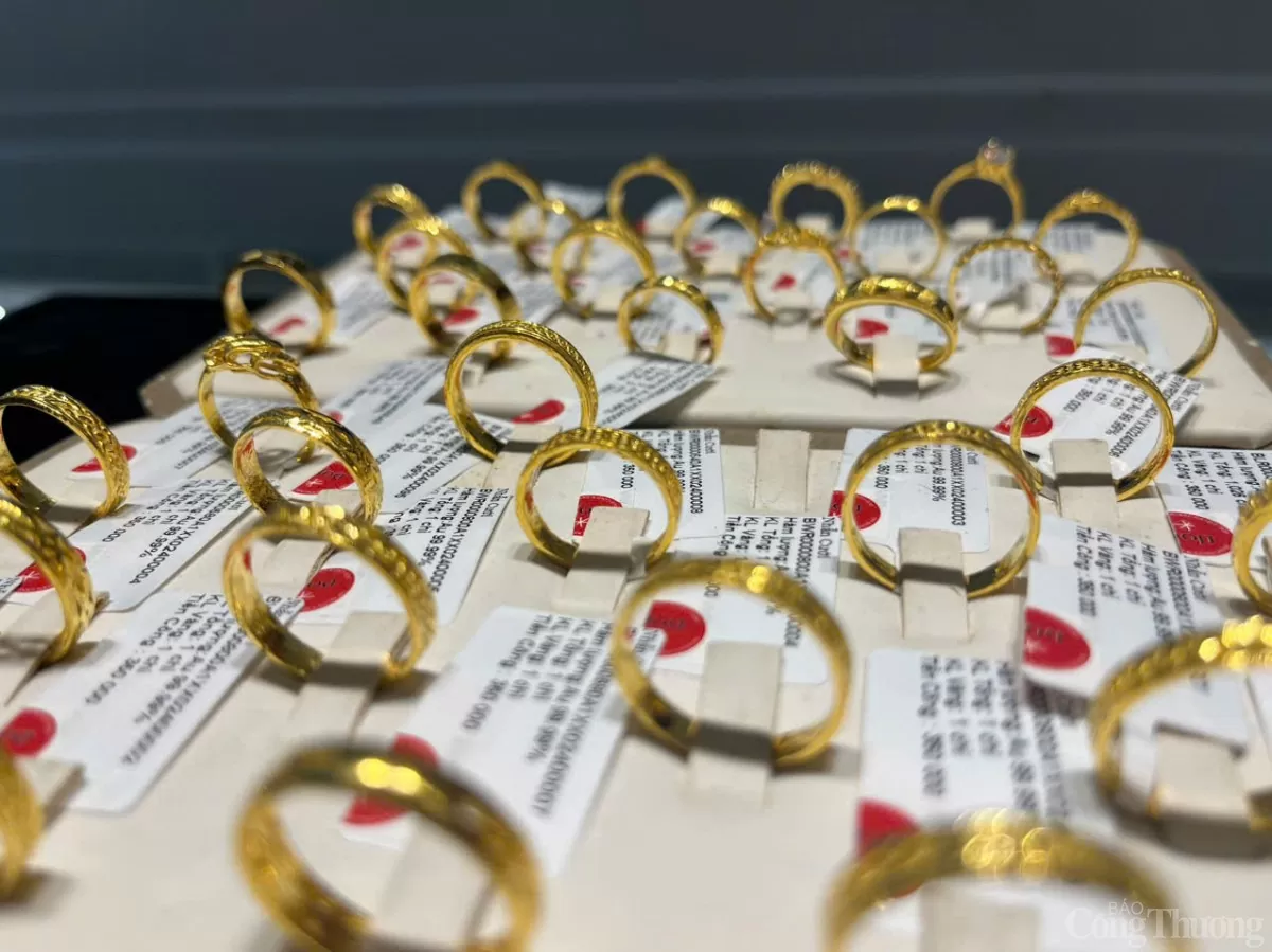 Giá vàng miếng và vàng nhẫn hôm nay (25/12) Giá vàng miếng và vàng nhẫn hôm nay (25/12)