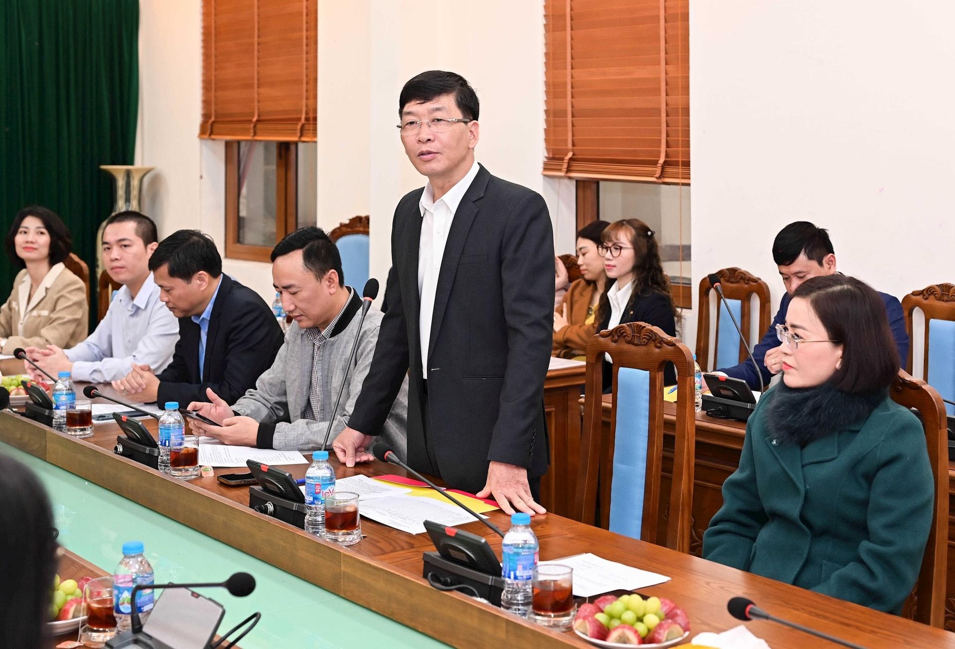 20250223_ndt_vcb-trao-asxh-1-ty-dong-thi-xa-my-hao_anh-3.jpg