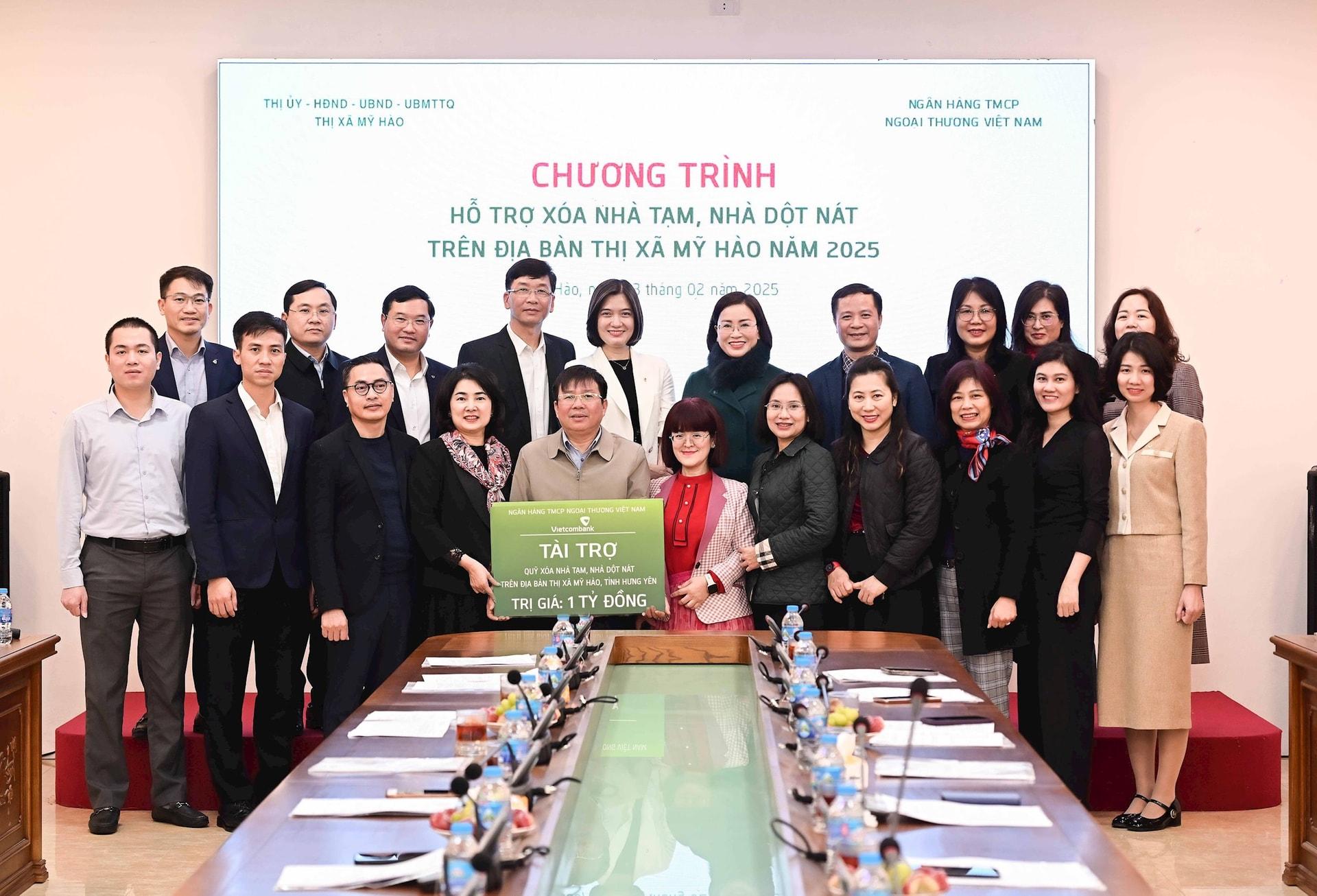 20250223_ndt_vcb-trao-asxh-1-ty-dong-thi-xa-my-hao_anh-5.jpg