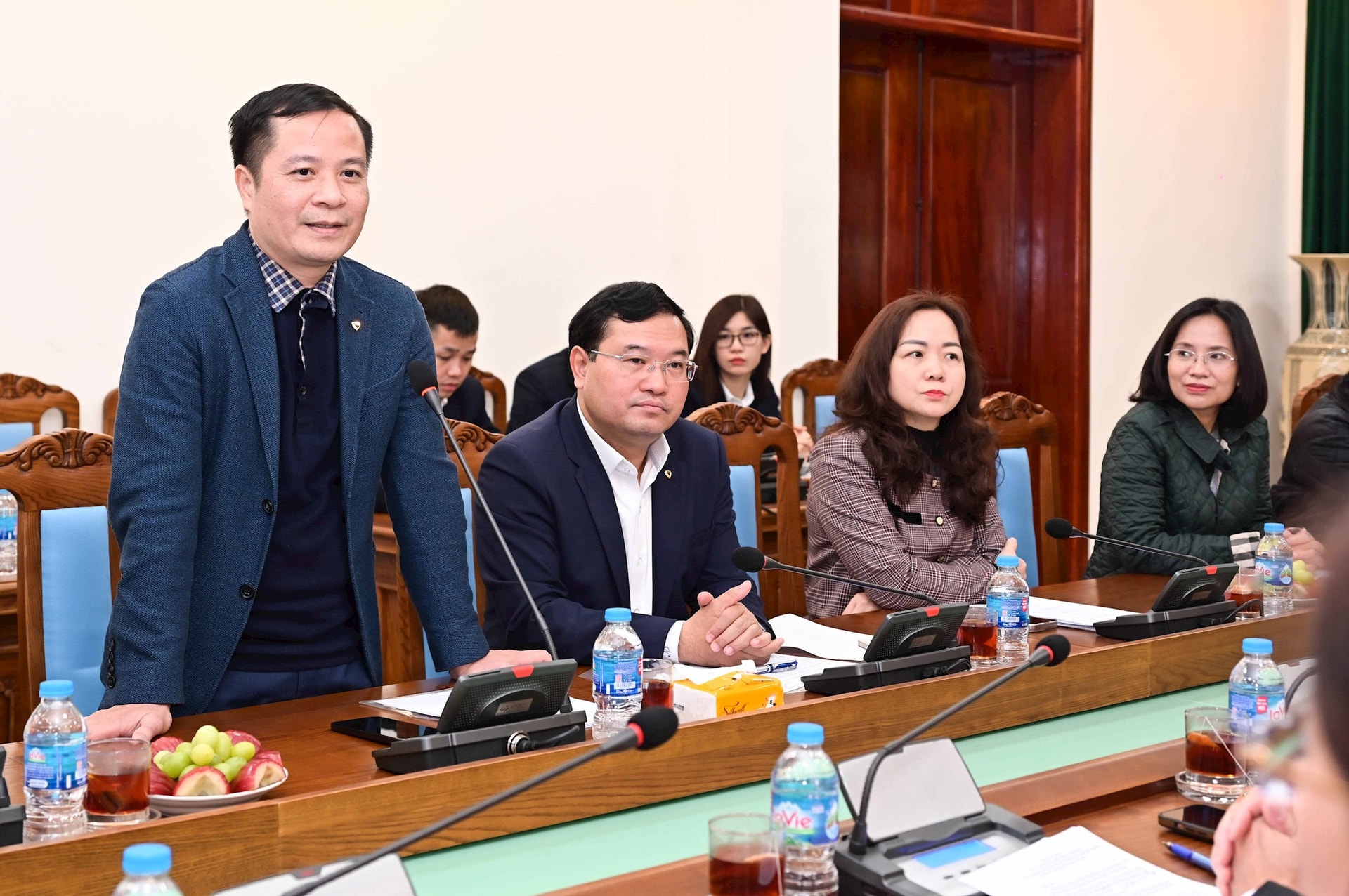 20250223_ndt_vcb-trao-asxh-1-ty-dong-thi-xa-my-hao_anh-1.jpg