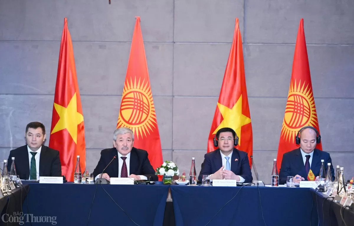 Chùm ảnh: Thủ tưởng Kyrgyzstan gặp mặt doanh nghiệp Việt Nam Chùm ảnh: Thủ tưởng Kyrgyzstan gặp mặt doanh nghiệp Việt Nam