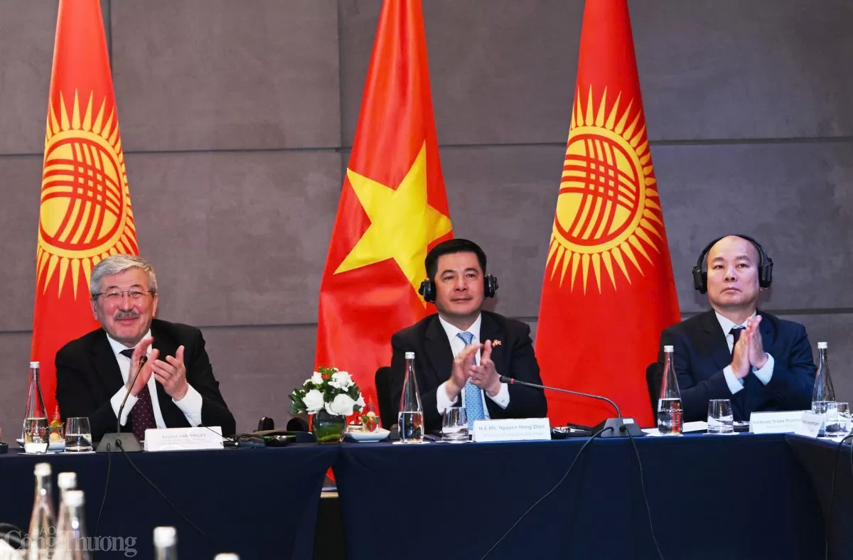 Chùm ảnh: Thủ tưởng Kyrgyzstan gặp mặt doanh nghiệp Việt Nam Chùm ảnh: Thủ tưởng Kyrgyzstan gặp mặt doanh nghiệp Việt Nam