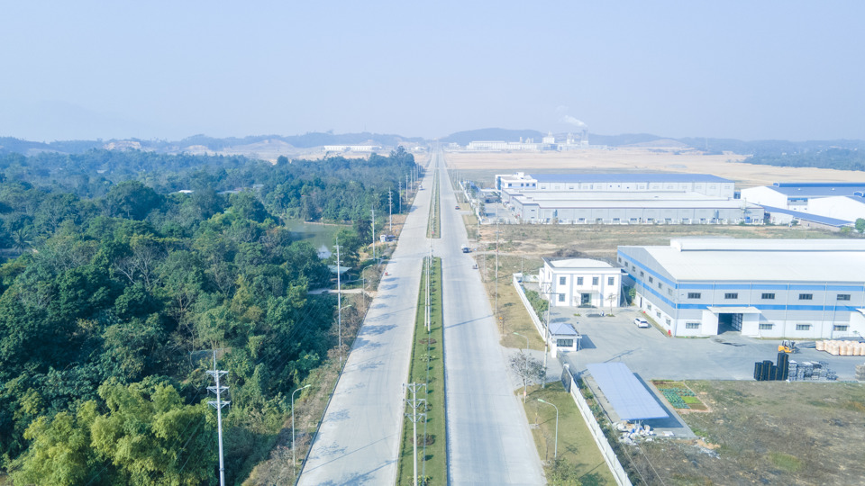 Tuyến đường kết nối khu công nghiệp Cẩm Khê với đường liên kết vùng Phú Thọ - Yên Bái. Nguồn ảnh Flycam từ CĐT