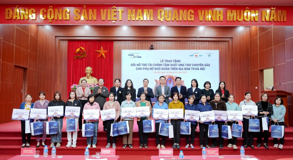 200 phụ nữ nhận hỗ trợ tầm soát ung thư từ NAPAS, Mastercard và Payoo