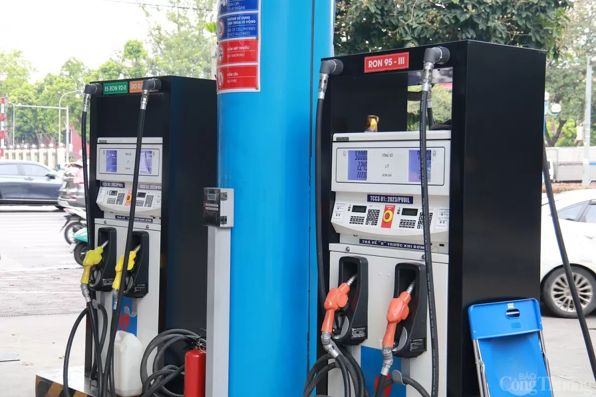 Giá xăng dầu hôm nay 03/06/2025: Giá dầu bật tăng 4%