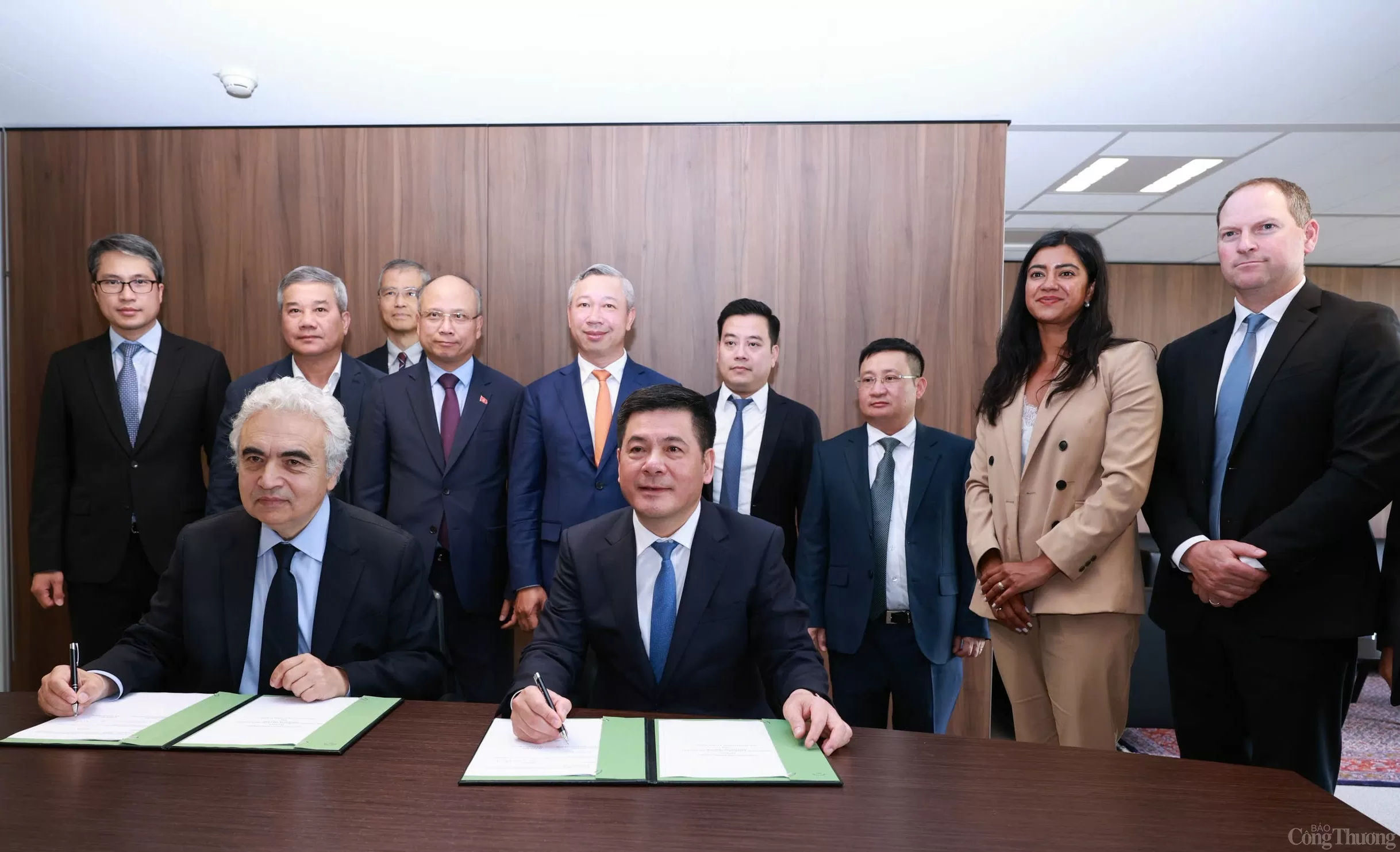 Ký hợp tác giữa Bộ Công Thương và Cơ quan năng lượngIEA Ký hợp tác giữa Bộ Công Thương và Cơ quan năng lượngIEA