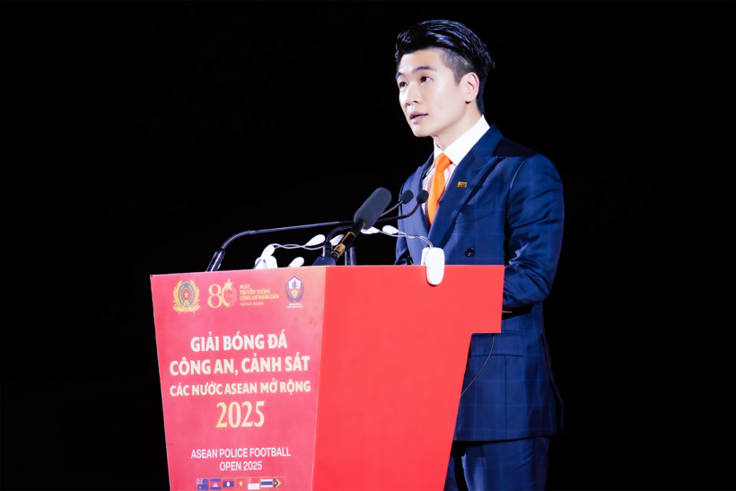 Ông Đỗ Quang Vinh - Phó Chủ tịch HĐQT kiêm Phó Tổng Giám đốc SHB phát biểu tại buổi lễ khai mạc