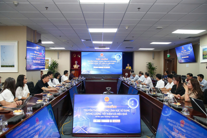 Hội nghị có sự tham gia của hơn 50 phóng viên, biên tập viên đến từ các cơ quan thông tấn, báo chí khu vực miền Bắc