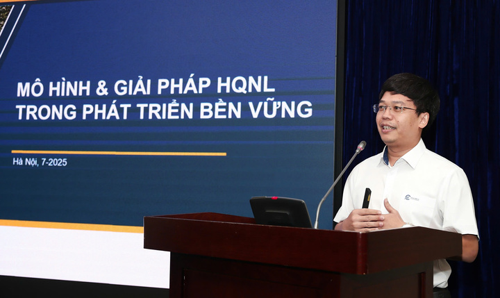 TS. Dương Trung Kiên, Phó hiệu trưởng Trường Đại học Điện lực giới thiệu các mô hình và giải pháp hiệu quả trong sử dụng năng lượng tiết kiệm và hiệu quả trong phát triển bền vững.