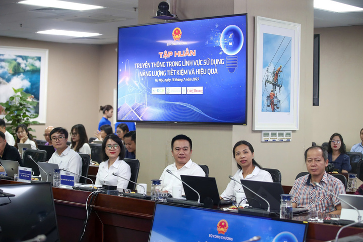 Năm nay, Chương trình quốc gia về sử dụng năng lượng tiết kiệm và hiệu quả đánh dấu một nửa chặng đường triển khai chương trình, đồng thời góp phần thực hiện các mục tiêu tăng trưởng xanh, phát triển bền vững và thực hiện cam kết đạt phát thải ròng bằng “0” vào năm 2050 mà Việt Nam đã đưa ra tại các Hội nghị COP 26, COP 27 và COP 28 về biến đổi khí hậu.