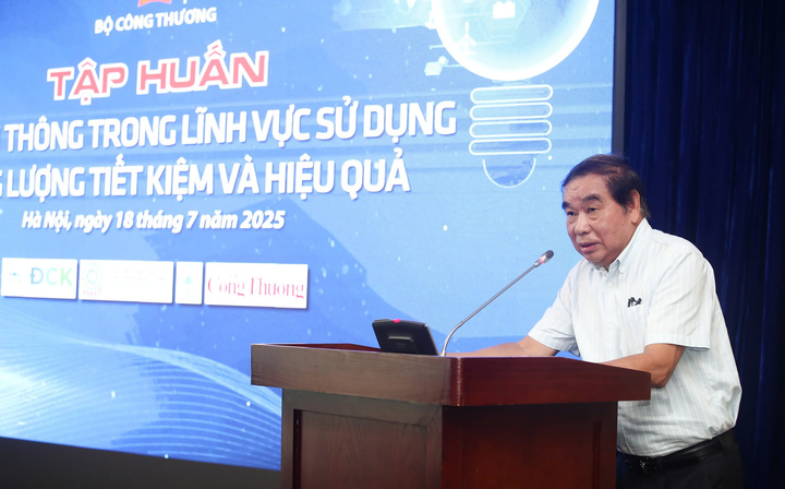 Ông Nguyễn Đình Hiệp, Hội Khoa học và Công nghệ sử dụng năng lượng tiết kiệm và hiệu quả Việt Nam thông tin về tình hình triển khai Luật Sử dụng năng lượng tiết kiệm và hiệu quả và nội dung mới của Luật sửa đổi, bổ sung một số Điều của Luật Sử dụng năng lượng tiết kiệm và hiệu quả.