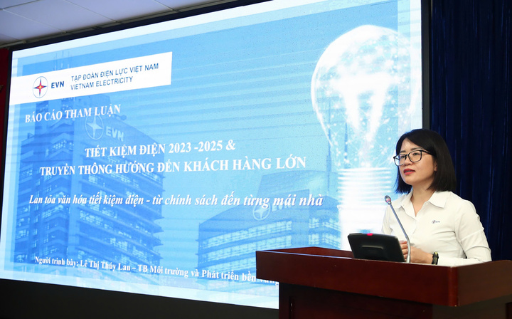 Bà Lê Thị Thuý Lan, Trưởng Ban Môi trường và Phát triển bền vững, Tập đoàn Điện lực Việt Nam (EVN) thông tin về tình hình tiết kiệm điện 2023-2025 và kinh nghiệm triển khai công tác tuyên truyền tiết kiệm điện đến các khách hàng sử dụng điện lớn của EVN.