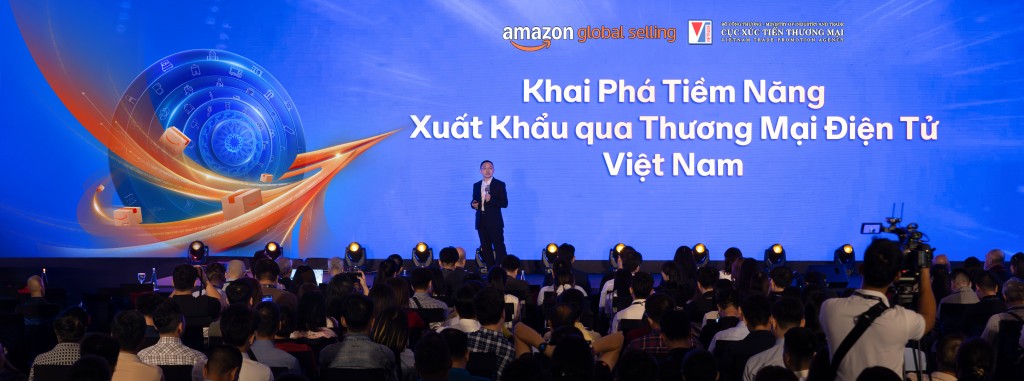 Ông Larry Hu, Tổng Giám đốc Amazon Global Selling Đông Nam Á, khẳng định Amazon Global Selling tiếp tục hỗ trợ doanh nghiệp Việt Nam đổi mới sản phẩm, chuyển đổi số hoạt động và vươn ra toàn cầu Ông Larry Hu, Tổng Giám đốc Amazon Global Selling Đông Nam Á, khẳng định Amazon Global Selling tiếp tục hỗ trợ doanh nghiệp Việt Nam đổi mới sản phẩm, chuyển đổi số hoạt động và vươn ra toàn cầu
