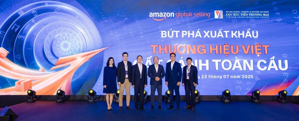 Hội nghị Bứt phá Xuất khẩu: Thương hiệu Việt cất cánh toàn cầu tại Hà Nội với sự tham dự của đại diện lãnh đạo Cục Xúc tiến Thương mại (Vietrade) - Bộ Công thương, Hiệp hội Dệt may Việt Nam (VITAS) và Amazon Global Selling Việt Nam Hội nghị Bứt phá Xuất khẩu: Thương hiệu Việt cất cánh toàn cầu tại Hà Nội với sự tham dự của đại diện lãnh đạo Cục Xúc tiến Thương mại (Vietrade) - Bộ Công thương, Hiệp hội Dệt may Việt Nam (VITAS) và Amazon Global Selling Việt Nam