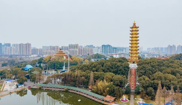 Thành phố Ngạc Châu, tỉnh Hồ Bắc, là một đô thị đang phát triển năng động thuộc vùng đô thị trung tâm Vũ Hán, giữ vai trò chiến lược trong mạng lưới công nghiệp phụ trợ, logistics, công nghệ cao và hàng không tại miền Trung Trung Quốc. Ảnh: Bộ Công Thương