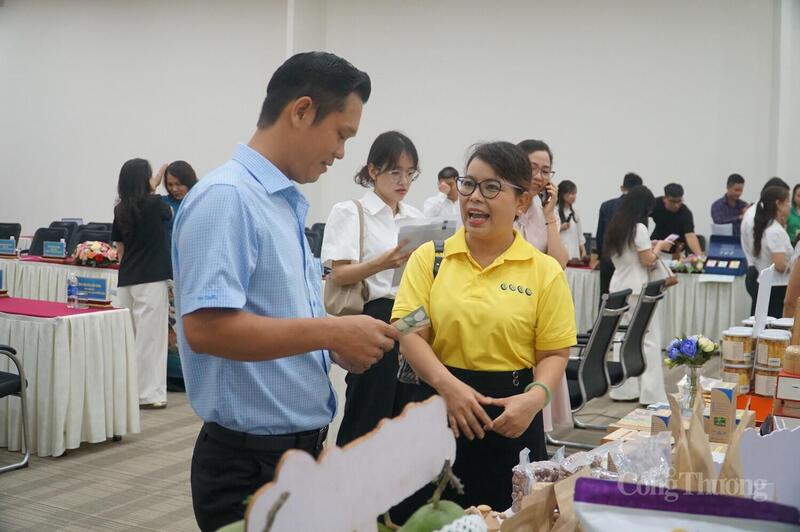 Doanh nghiệp miền Trung kết nối giao thương hồi tháng 6/2025