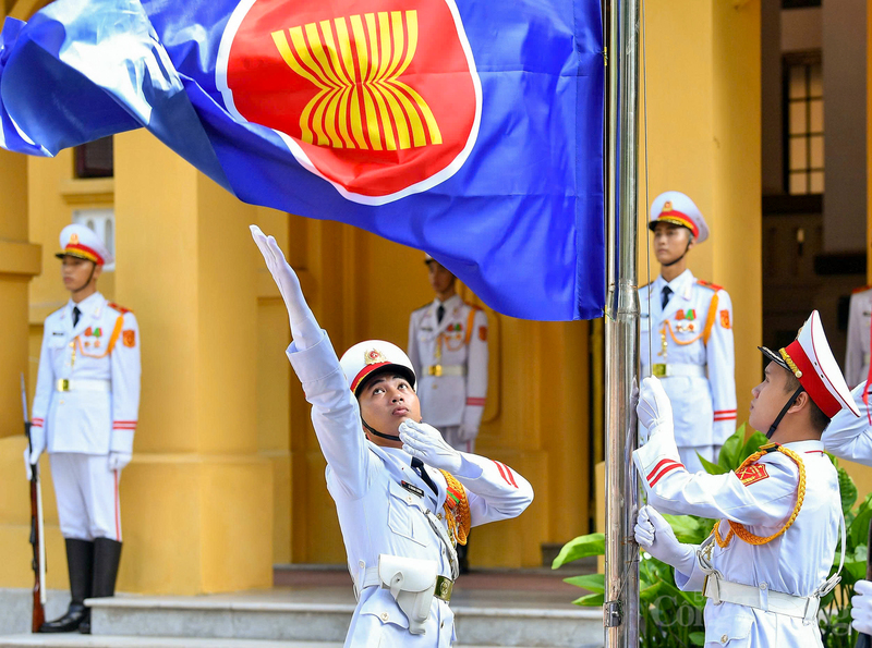 Lễ thượng cờ hằng năm vào dịp kỷ niệm Ngày thành lập ASEAN đã trở thành thông lệ đáng tự hào của tất cả các nước thành viên ASEAN