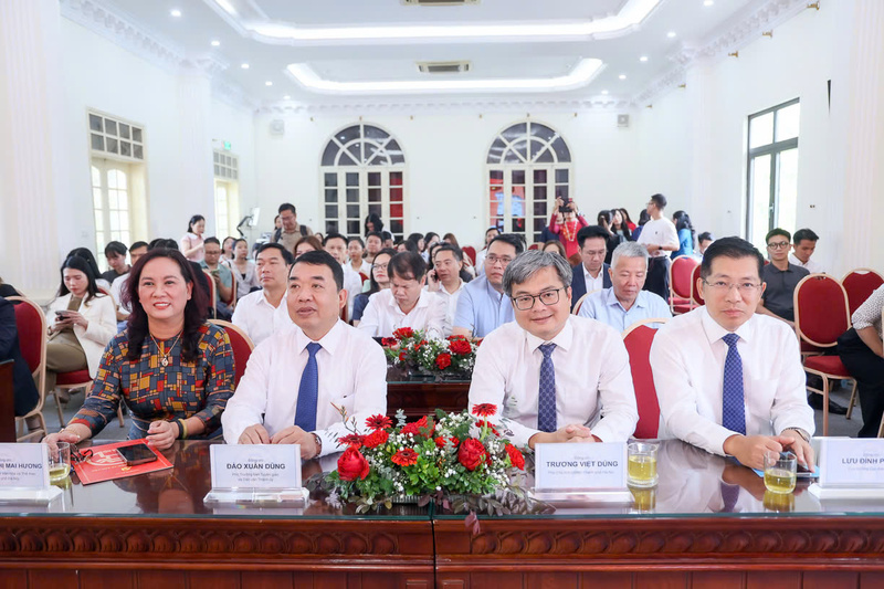 Các đại biểu dự lễ ra mắt nền tảng số “A80 - Tự hào Việt Nam”. Ảnh: Thùy Linh