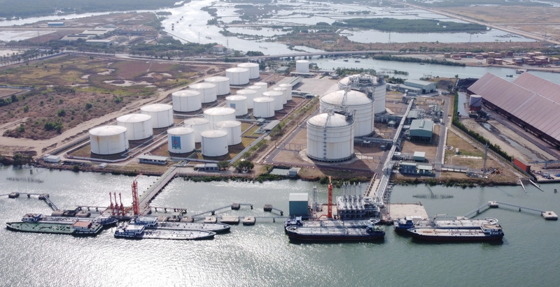 Kho cảng LNG Cái Mép với sức chứa 220 nghìn m³, tổng công suất 3 triệu tấn/năm, cung cấp khoảng 3,2 tỷ m³ khí tái hóa là công trình năng lượng do một doanh nghiệp tư nhân đầu tư, có quy mô công suất lớn nhất cả nước thời điểm hiện nay.