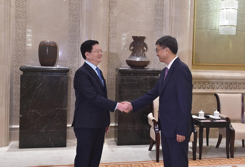Phó Thủ tướng Mai Văn Chính gặp Bí thư Khu ủy Quảng Tây (Trung Quốc) Trần Cương. Ảnh: VGP/Giang Thanh