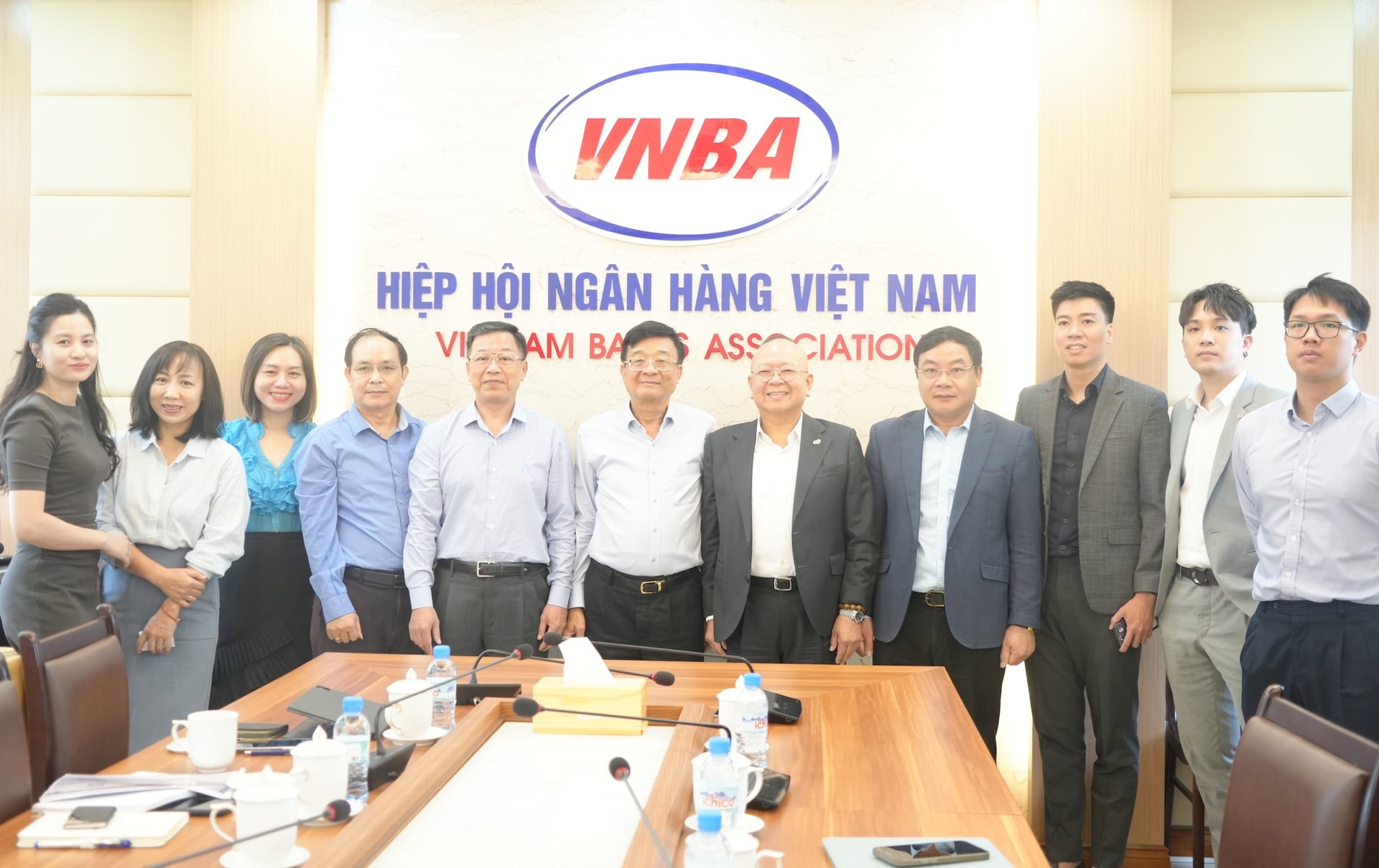23.9chup-anh-luu-niem.jpg