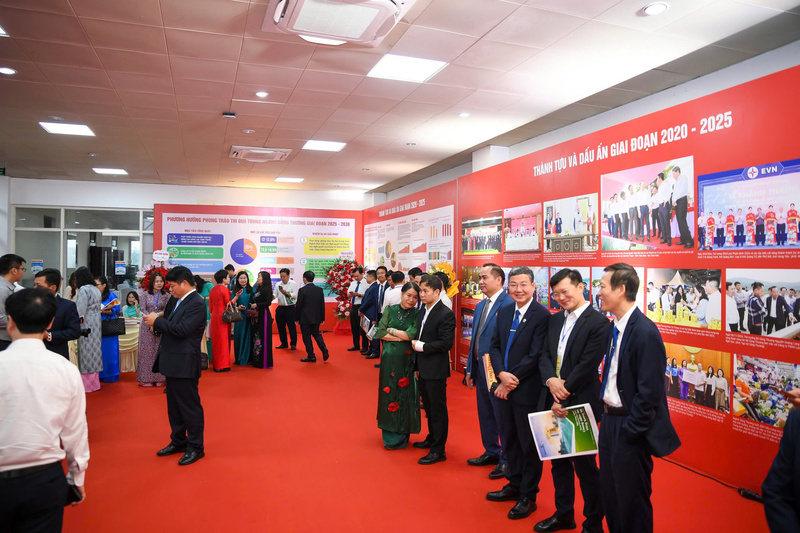 Không khí trước giờ khai mạc Đại hội Thi đua yêu nước ngành Công Thương lần thứ IV, giai đoạn 2025 - 2030