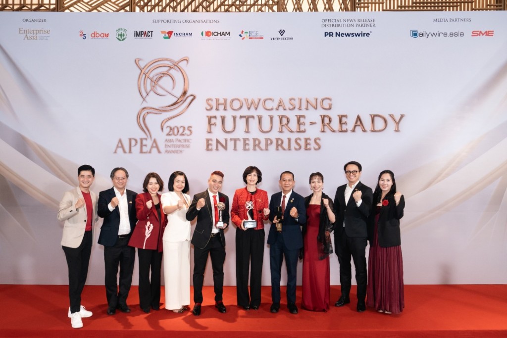 Tập thể Generali Việt Nam tại Lễ trao giải APEA 2025