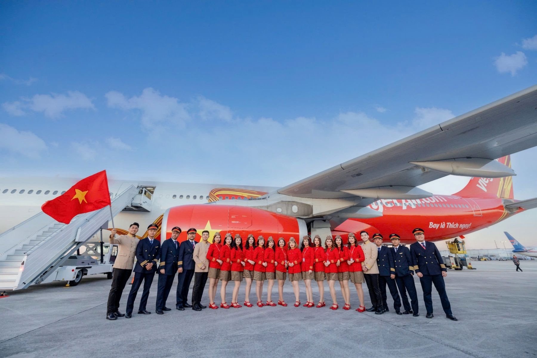 vietjet-flight-crew.jpg
