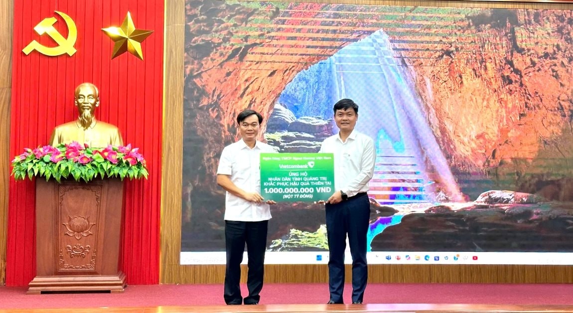 20251015_cqcd_nbh_vcb-ung-ho-dong-bao-lu-lut-3-.jpg