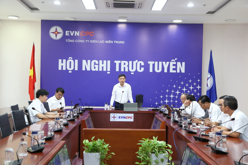 EVNCPC họp khẩn ứng phó với bão số 12 và mưa lớn tại khu vực miền Trung - Tây Nguyên. Ảnh: Bình An