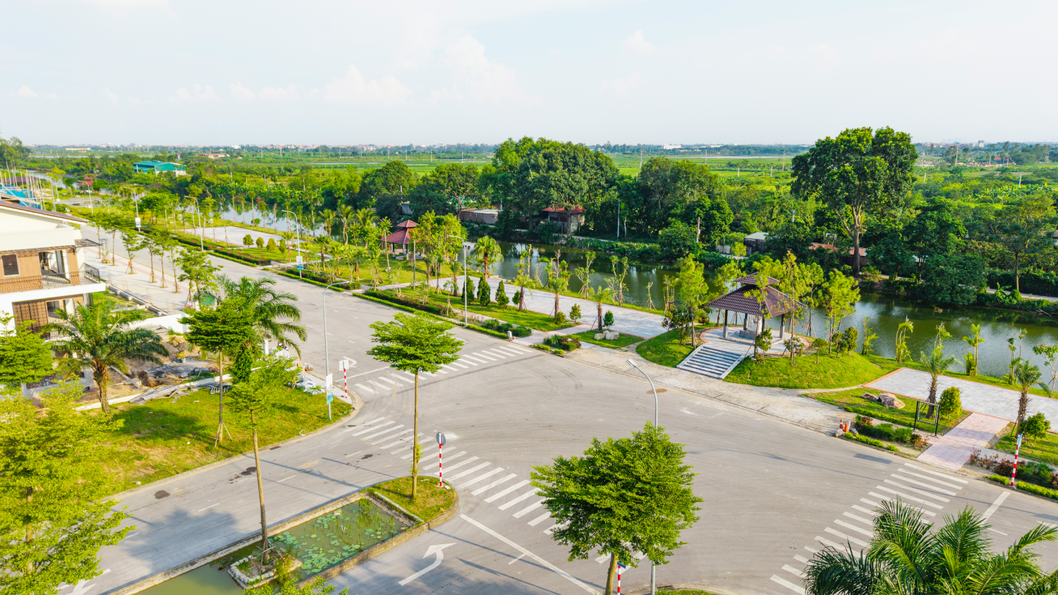 cong-vien-bo-song-tao-khe-xenta-riverside.png