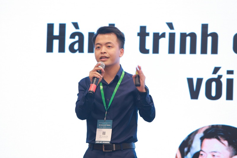 Ông Hạ Hồng Việt - nhà sáng tạo nội dung số trên TikTok.