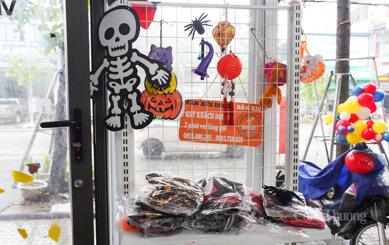 Hà Tĩnh: Thị trường đồ chơi, trang phục hóa trang Halloween ảm đạm  - 2