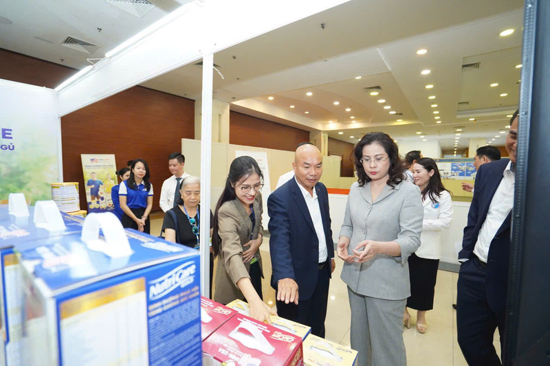 Các sản phẩm công nghiệp chủ lực của thành phố Hà Nội được giới thiệu, quảng bá tại hội chợ năm 2024.