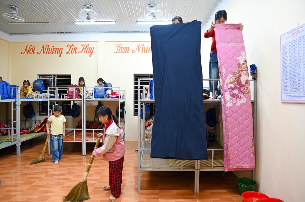 Các em học sinh trường Tả Nhìu có điều kiện sinh hoạt tốt hơn với khu nhà bán trú mới Các em học sinh trường Tả Nhìu có điều kiện sinh hoạt tốt hơn với khu nhà bán trú mới