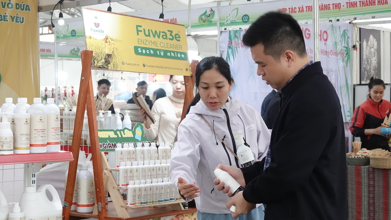 Thương hiệu Fuwa 3e tham gia trưng bày, quảng bá tại sự kiện với nhiều sản phẩm nổi bật. Ảnh: Quốc Huy