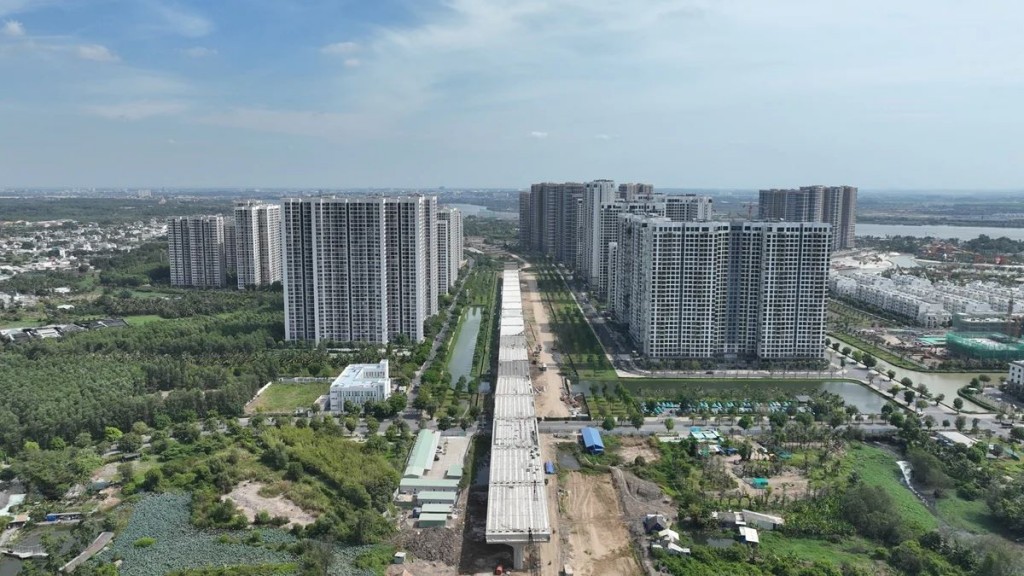 Vành đai 3 chạy xuyên tâm Vinhomes Grand Park, đoạn tuyến trên cao dài gần 15km sẽ thông xe kỹ thuật vào 19/12/2025