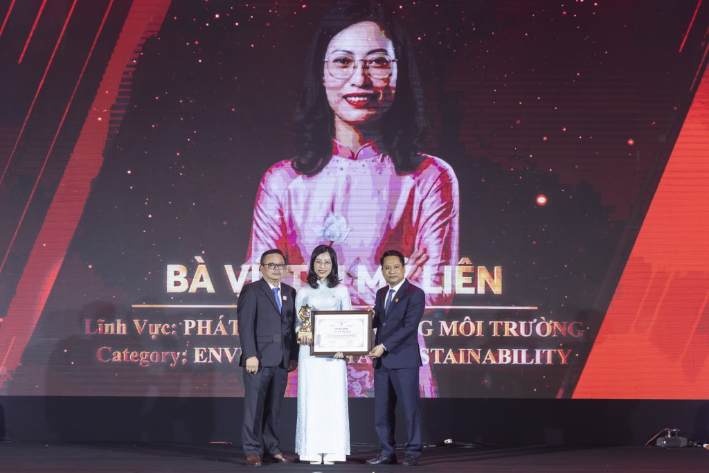 Bà Vũ Thị Mỹ Liên tích cực triển khai các hoạt động an sinh xã hội, góp phần nâng cao chất lượng sống cho cộng đồng địa phương.